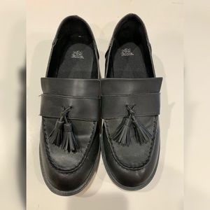 Wild Fable black loafers